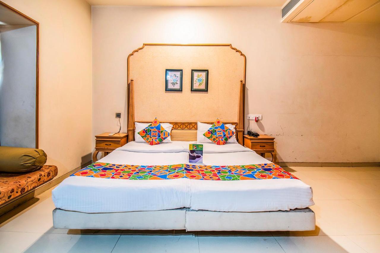 Collection O Hotel Rajwada Near The Pavillion Pune Bagian luar foto