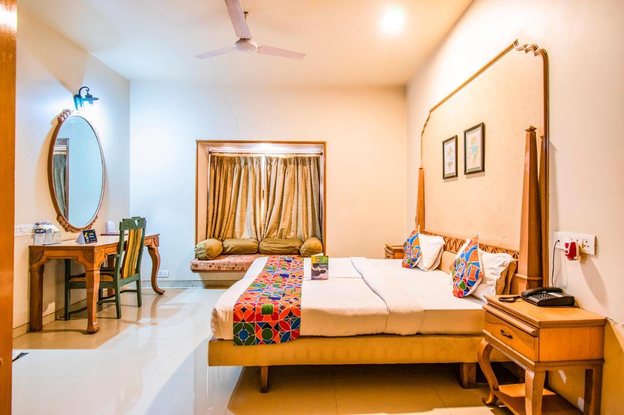 Collection O Hotel Rajwada Near The Pavillion Pune Bagian luar foto