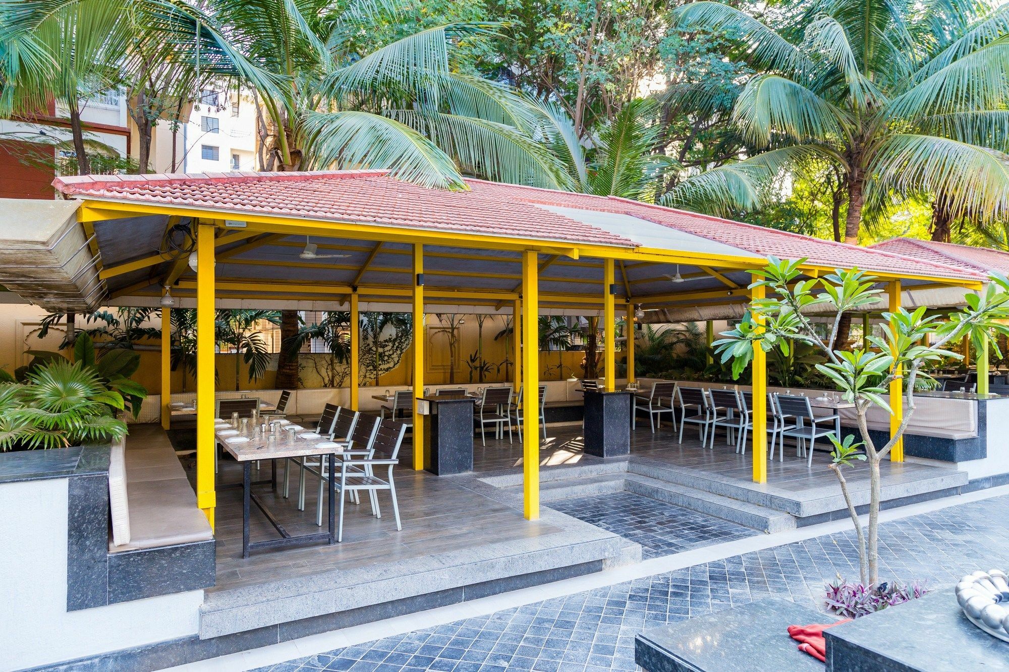 Collection O Hotel Rajwada Near The Pavillion Pune Bagian luar foto